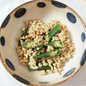 ご飯が進む！鶏ミンチとオクラのピリ辛そぼろ！